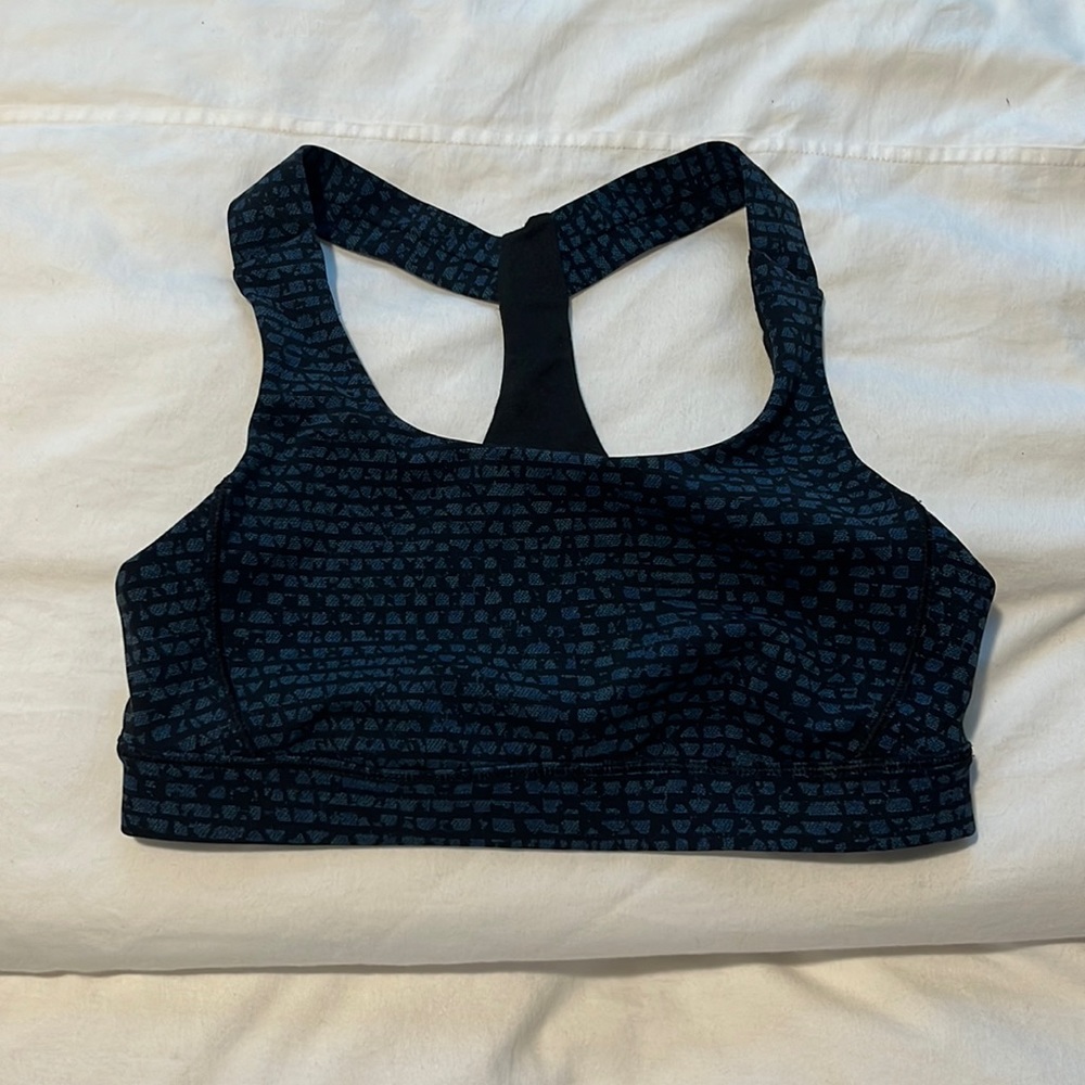 Lululemon sports bra
